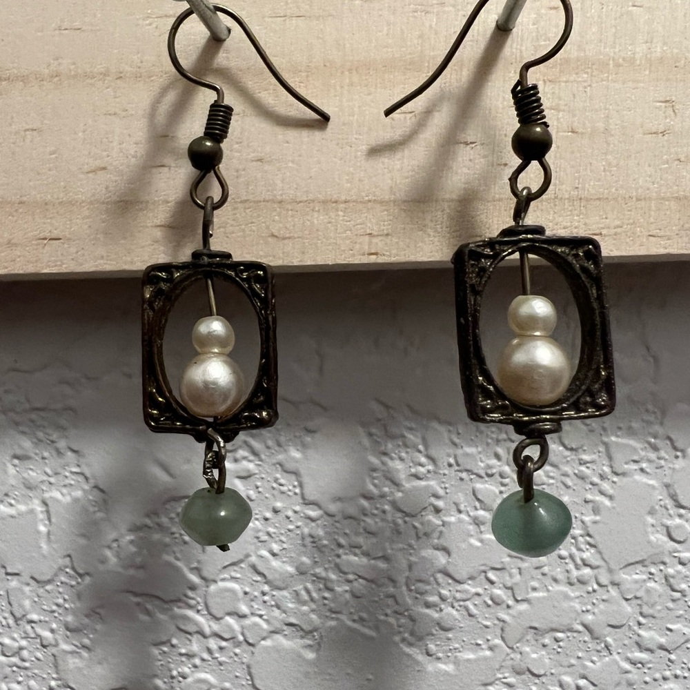 Antique pearl earrings . Citrine, bronze and pearls.